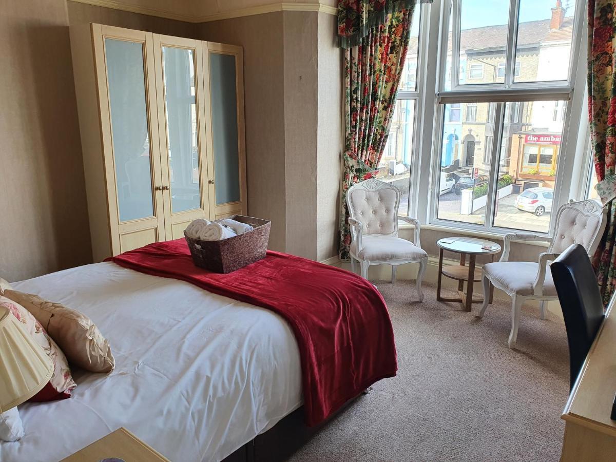 The Braemar Southport Bed & Breakfast Bagian luar foto